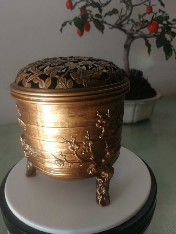 銅製 三足香炉 寂蔵出時代 金工細工『松竹梅文』花透かし蓋 精山造 香炉 高岡銅器 2026年最新Yahoo!オークション | 蝋型鋳銅 PAY 銅器 三足 三好三治 造 香炉&frasl;香器『高岡銅器鉄鉢型獅子蓋香炉&frasl;鶴彫金&frasl;焼青銅色銅製[空薫用