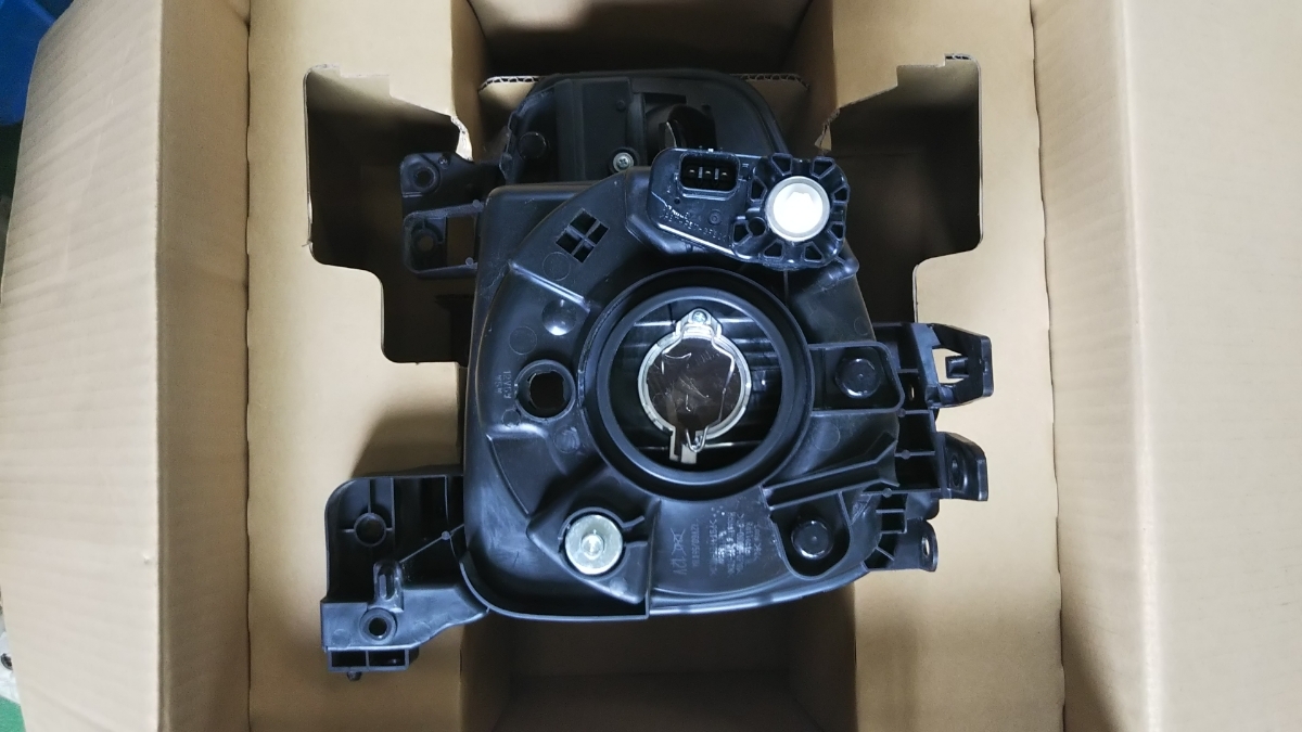 HA36S アルト 右ヘッドライトユニット アルト スズキアルトヘッド