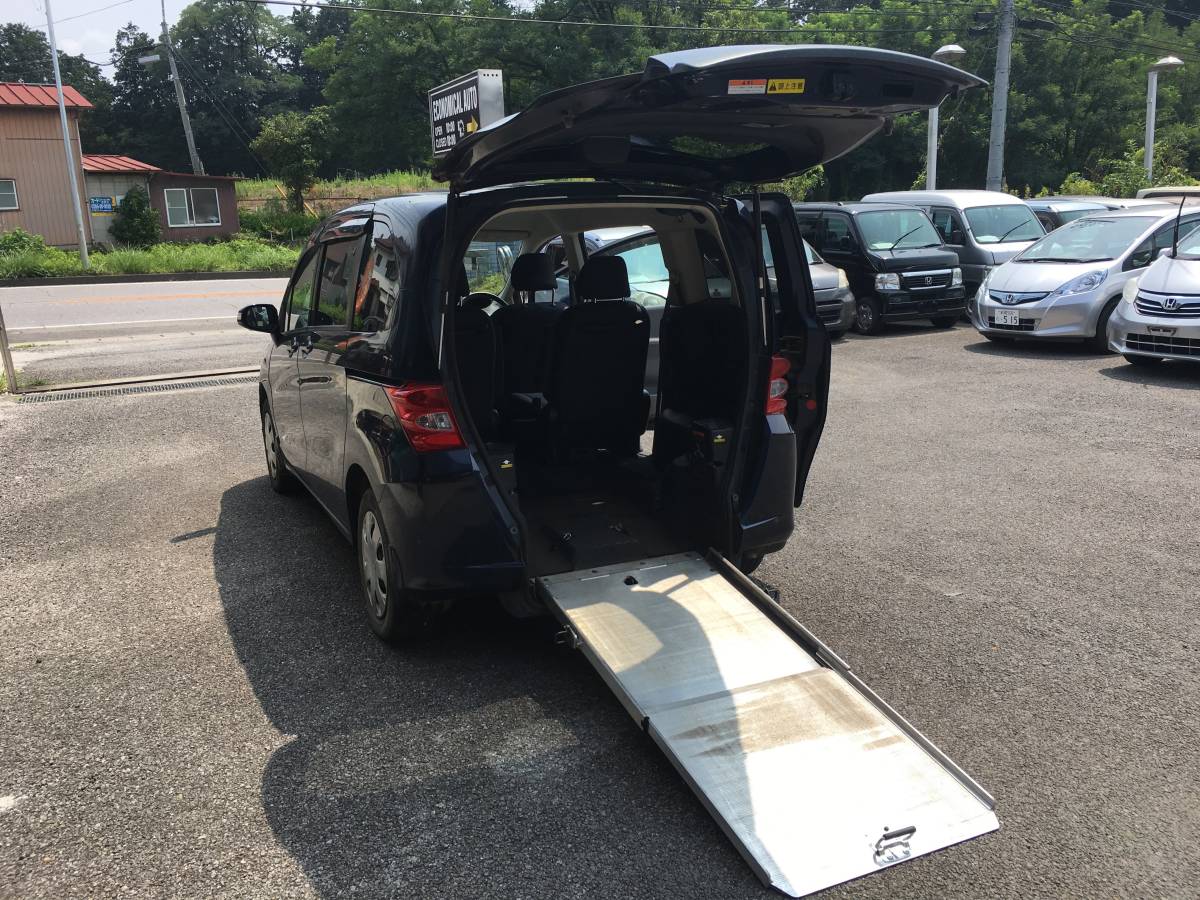 福祉車両 年 フリード 車椅子仕様車 電動ウィンチ付きスロープ 低床 乗り入れラクラク パワスラ ナビ 予備検渡し 1円スタート フリード 売買されたオークション情報 Yahooの商品情報をアーカイブ公開 オークファン Aucfan Com