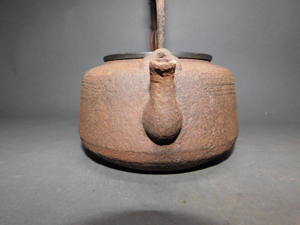 岡黒 銅蓋 初だし品 無傷 未使用 姿の良い鉄瓶 岡黒