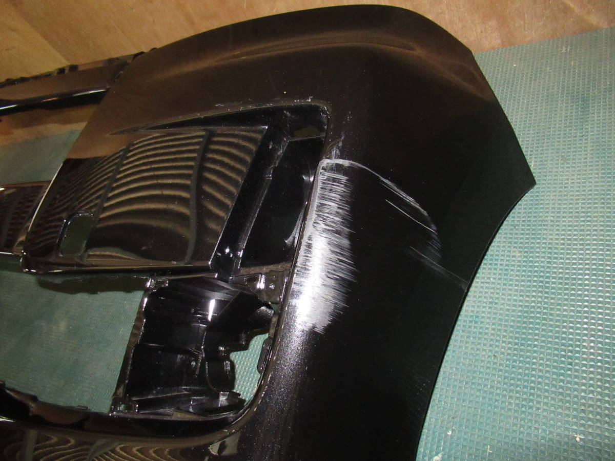 6836　LA100S 後期 ムーヴカスタム フロントバンパー　X07 黒Ｍ