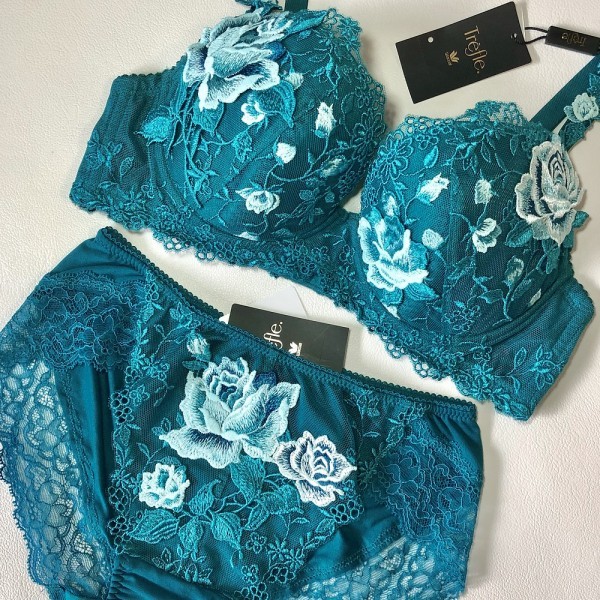 □ワコール□トレフル□97G□ブラジャーE75 BBF497□ショーツL PBF797  