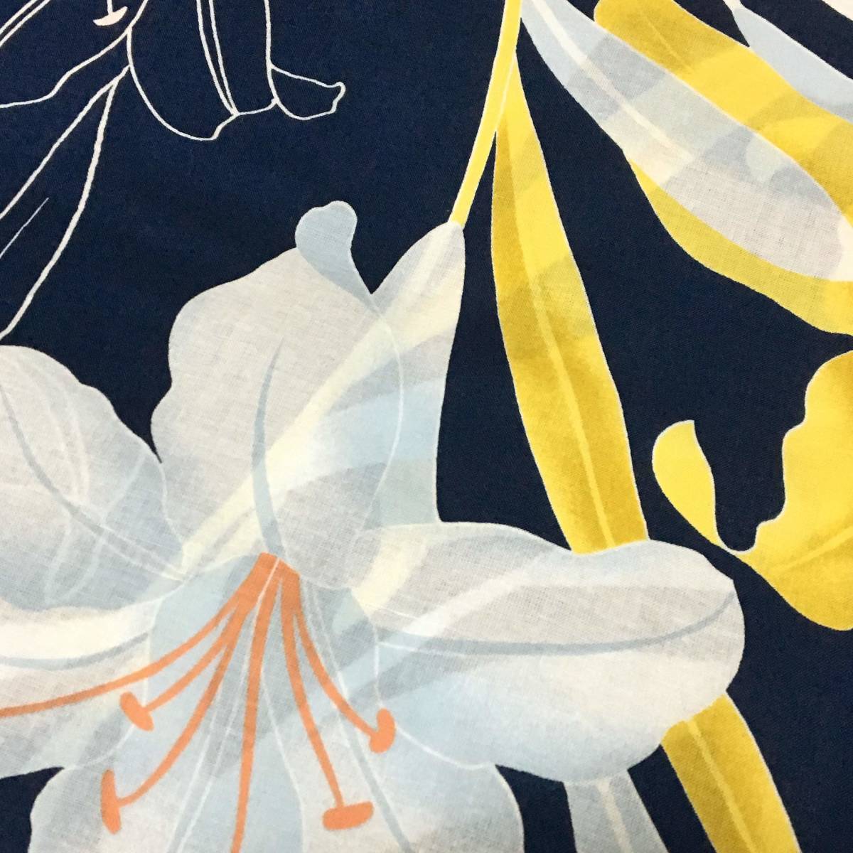 ★高級綿100％浴衣★白い百合（ユリ）の花の上品麗し★大正ロマン　新品未使用　呉服店購入　ゆかた　眞