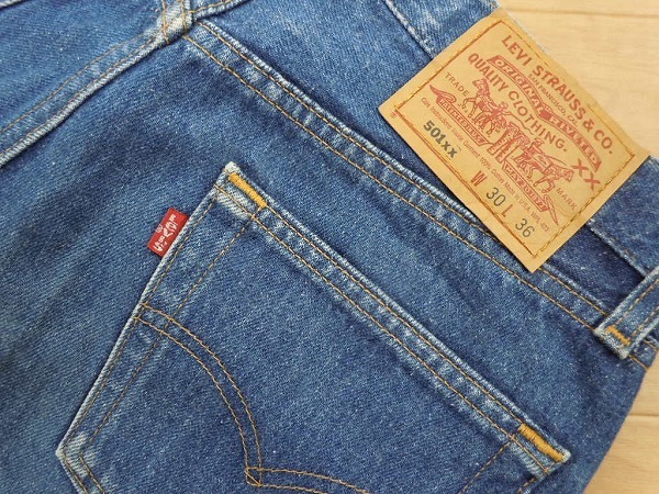 d399★90s 米国製 リーバイス501★W30 古着 ジーンズ★USA デニムパンツ 即決★ 90s USA製 リーバイス Indigo 実寸W44 ヒゲ落ち
