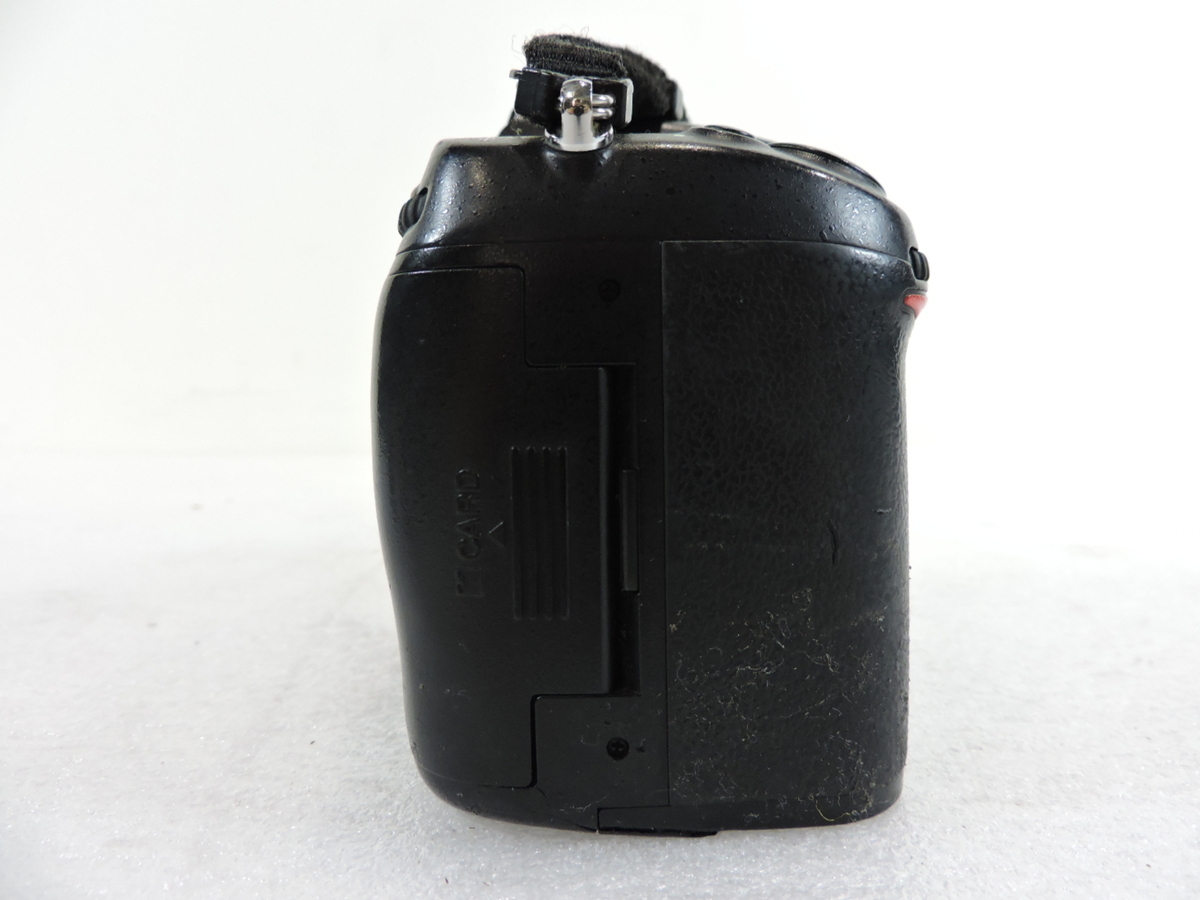○Nikon デジタル一眼カメラ D7000 ニコン ボディ 充電器有 シャッター