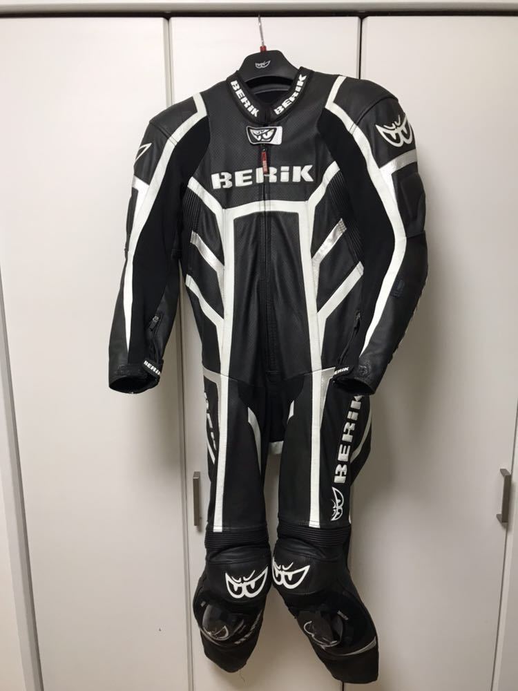 BERIK レーシングスーツ LS1-9669-BK Lサイズ ベリック レーシングスーツ LS-1 9669 BK Lサイズ MFJ公認 BERIK
