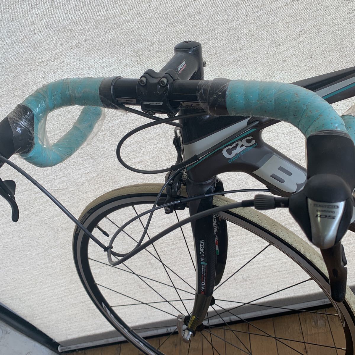 K XA4804 Bianchi ビアンキ 928 C2C カーボン ロードバイク サイズ不明 SHIMANO シマノ 105 コンポ付 自転車 車体 本体 未使用 展示品