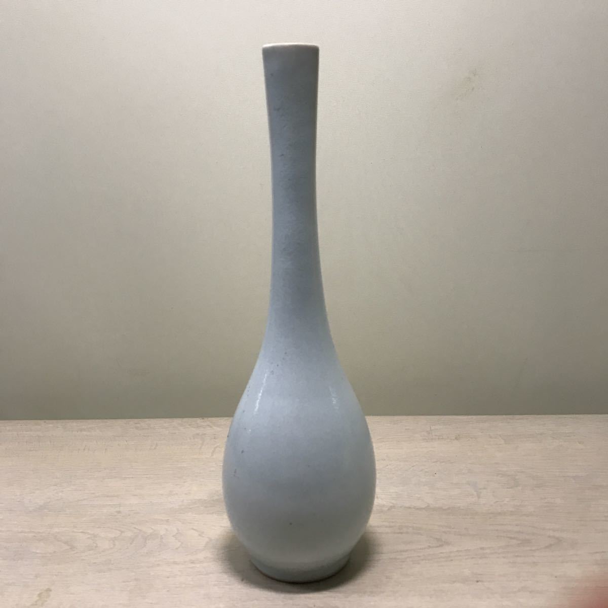 赤字超特価，100%新品 花瓶 一輪挿し 青磁 白磁 骨董 24㎝ 口が三角(青磁)｜売買されたオークション情報、yahooの商品情報をアーカイブ公開 - オークファン 陶磁一般