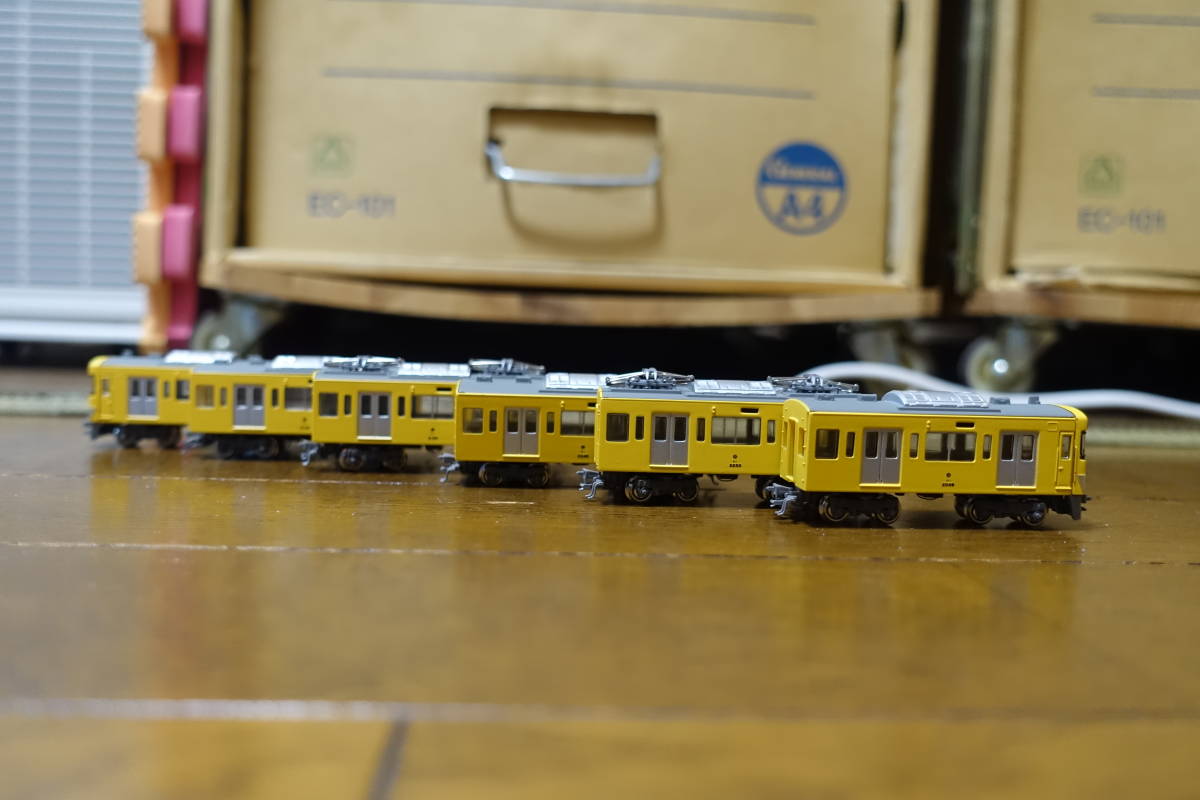 現状品 西武新2000系(後期形・新宿線・2049編成・行先点灯) 現状