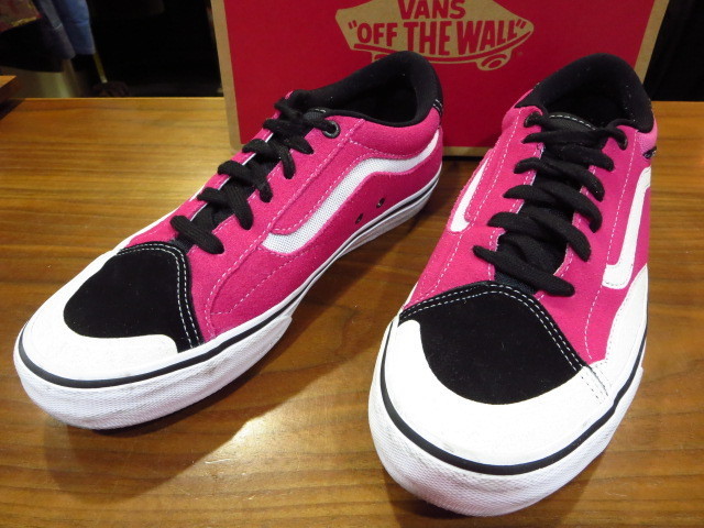 【正規品，最新作】 VANS バンズ TNT Advanced Prot 切り替えスエードスニーカー Black Magenta White US8.5 26.5cm(26.5cm)｜売買されたオークション情報、yahooの商品情報をアーカイブ公開 - オークファン 26.5cm