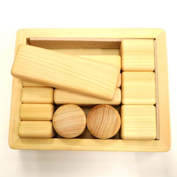 新品】 寺内定夫の木のおもちゃ 諸戸百年 檜 赤ちゃんつみき おだやか