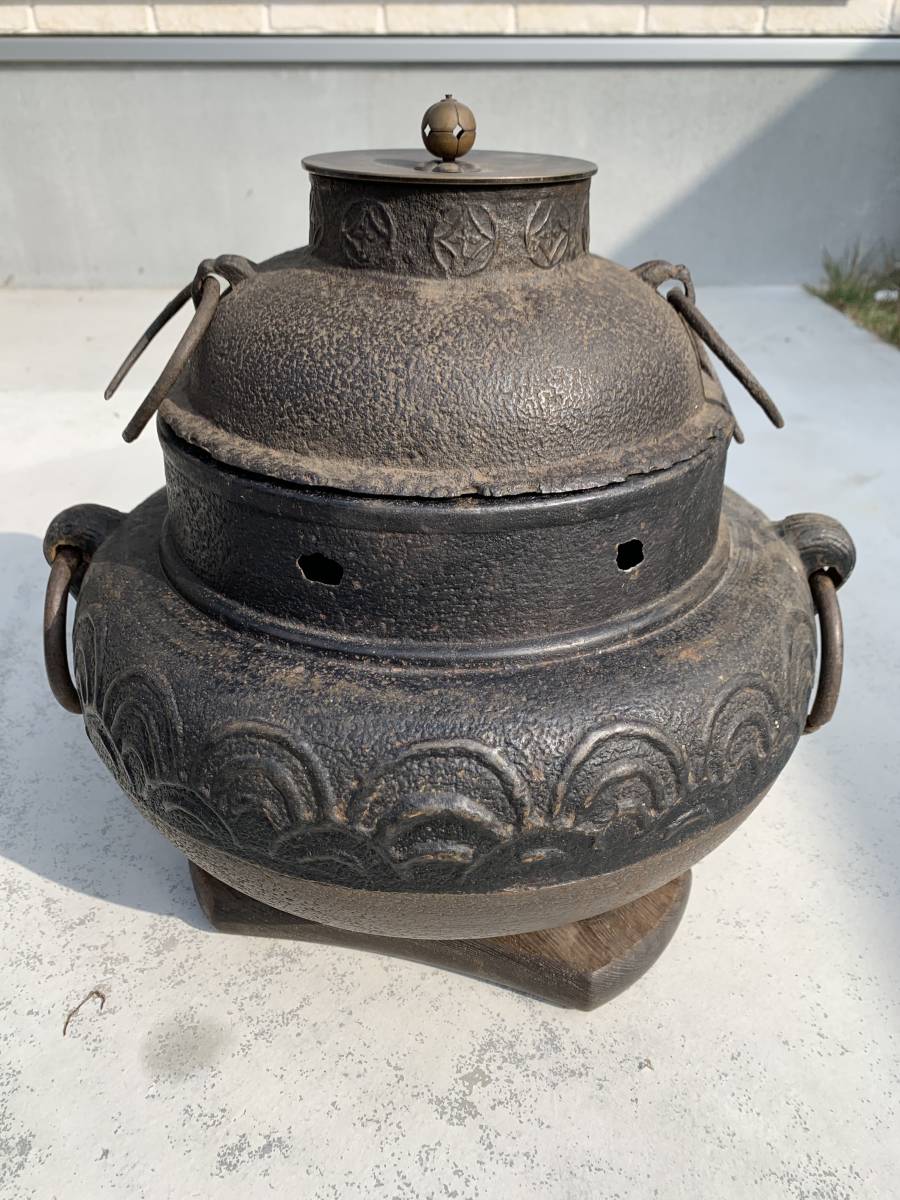 茶道具 茶釜 無銘 鉄釜 茶器 風炉釜 錆 錆色 鉄製茶釜 .: 鉄器 工芸品