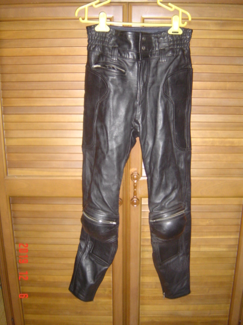 ☆クシタニ バイク用革パンツ レザーパンツ 中古品 クシタニ レザー