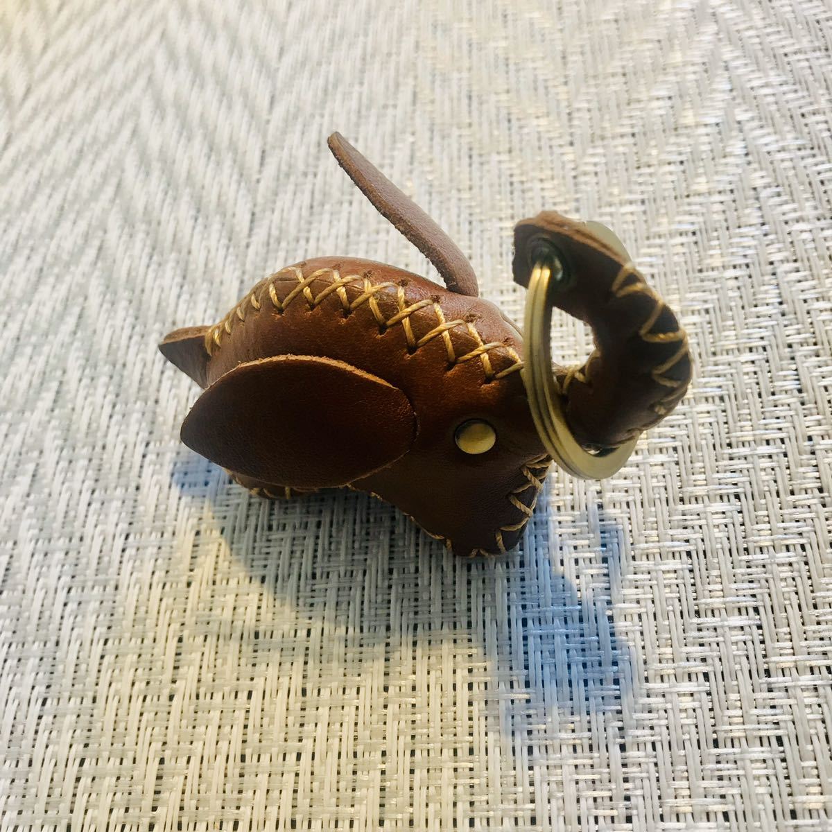 安い，定番人気 本革ハンドメイド 幸せの象さん キーホルダー(ハンドメイド)｜売買されたオークション情報、yahooの商品情報をアーカイブ公開 - オークファン ハンドメイド