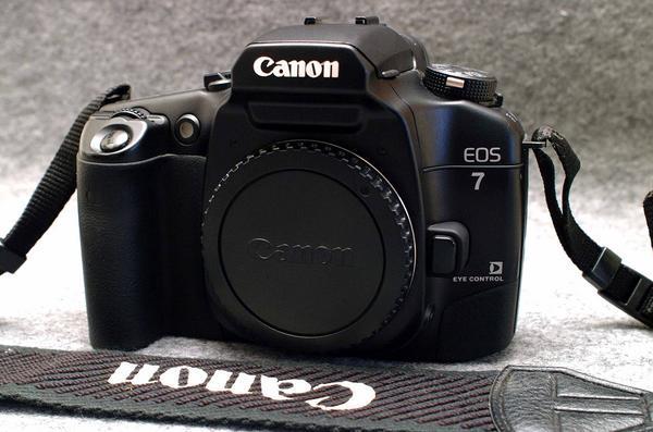 Canon 人気の高級一眼レフカメラ A-1 ボディ キャノン 2083A 赤城耕一