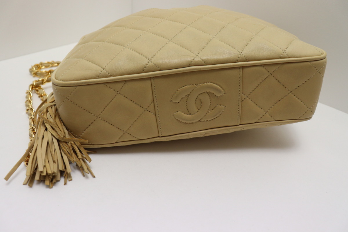 84YA○CHANEL シャネル マトラッセ チェーンショルダーバッグ ベージュ 