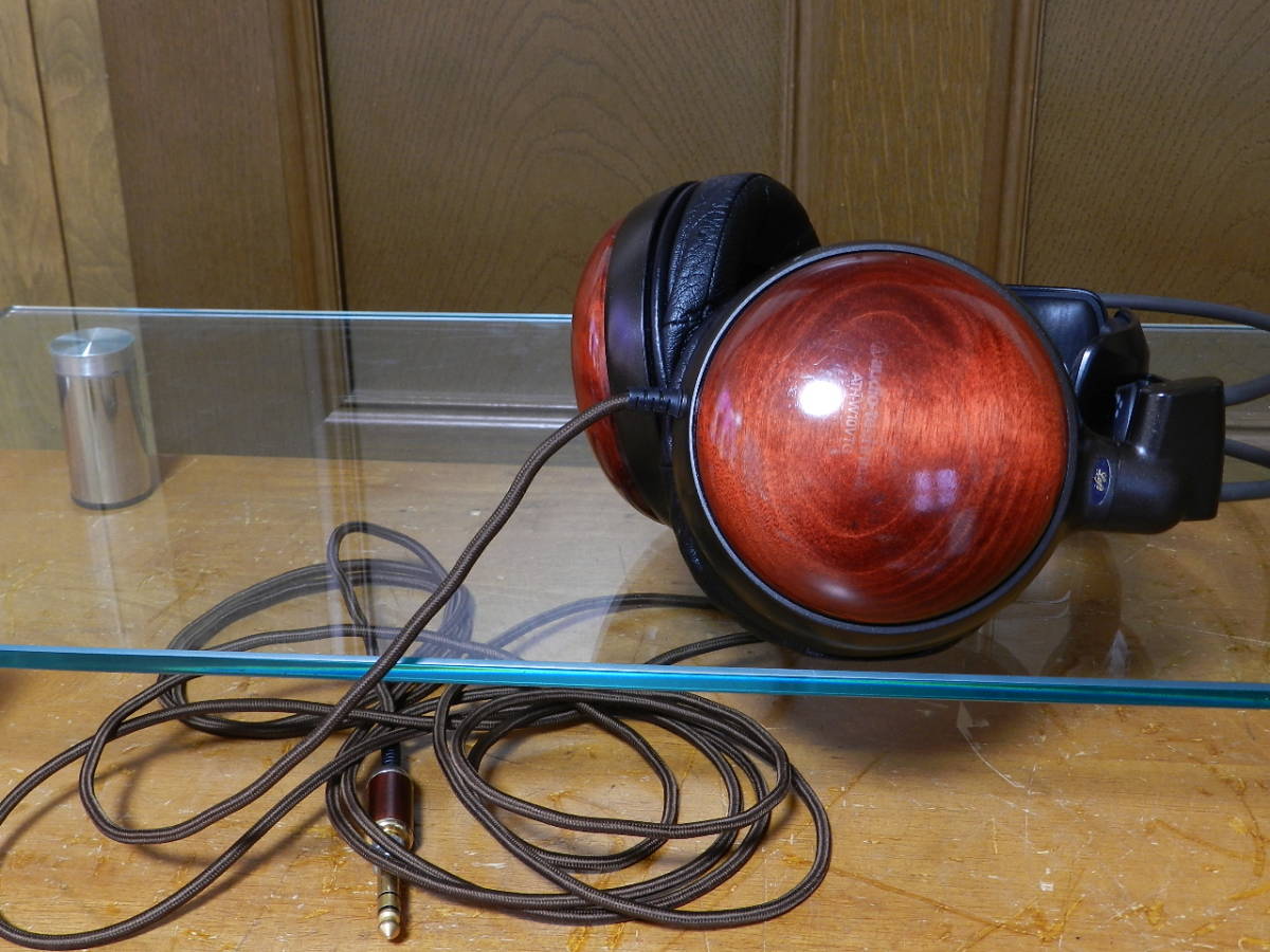 audio-technica// ヘッドホン// ATH-W10VTG( 飛騨高山産ミズメ桜無垢材