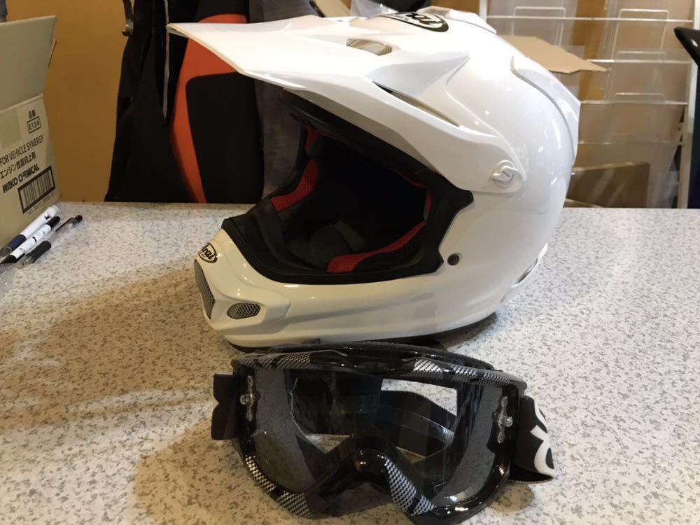 アライ ヘルメットArai アライヘルメット Vクロス4 とおまけスミス