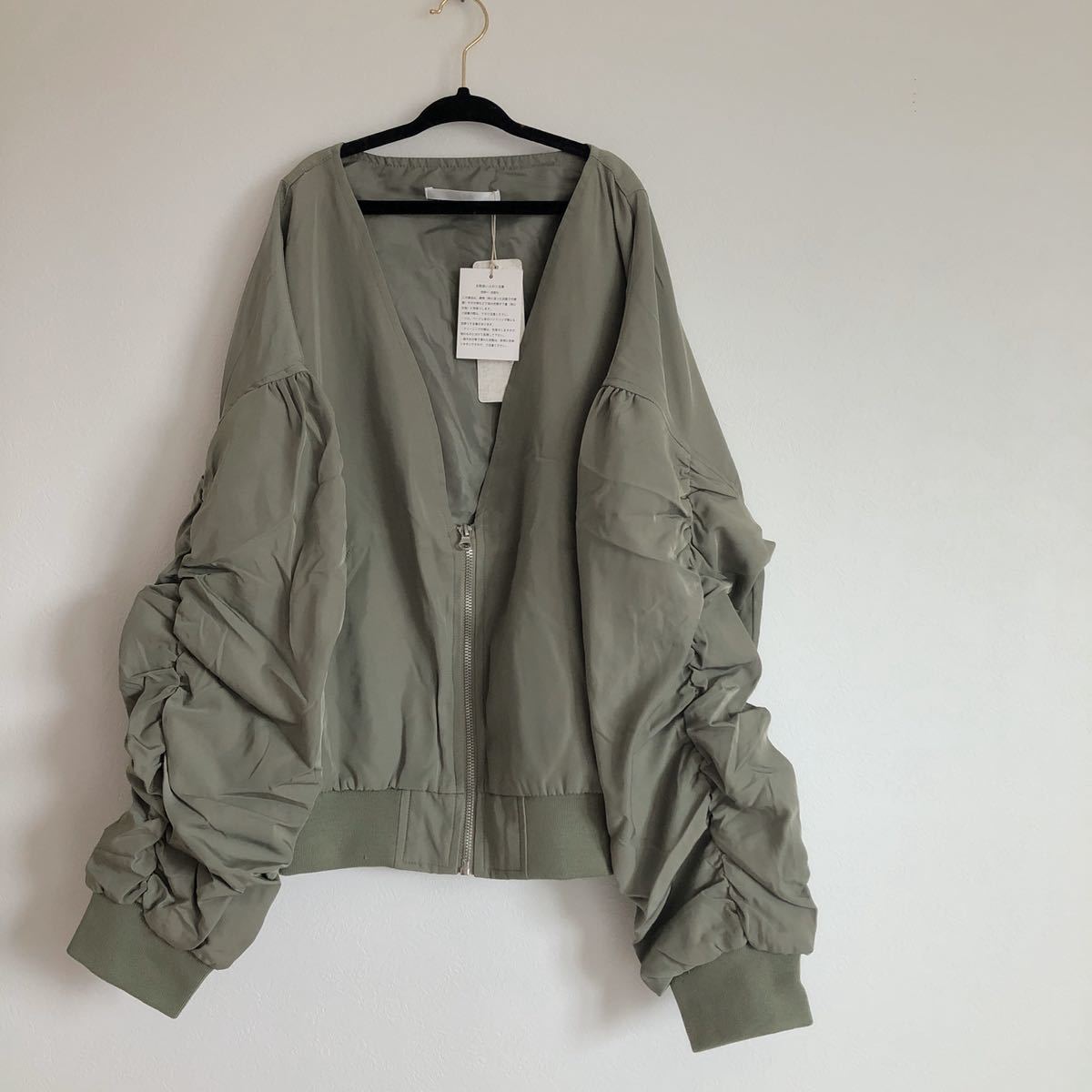 Retro Girl レトロガール シャーリング袖ブルゾン ジャンバー Mサイズ 売買されたオークション情報 Yahooの商品情報をアーカイブ公開 オークファン Aucfan Com