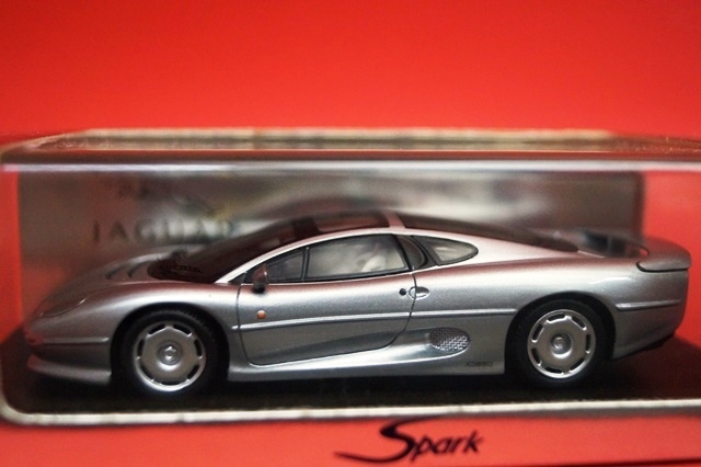 spark スパーク 1/43 JAGUAR ジャガー XJ220 1992 シルバー S0766
