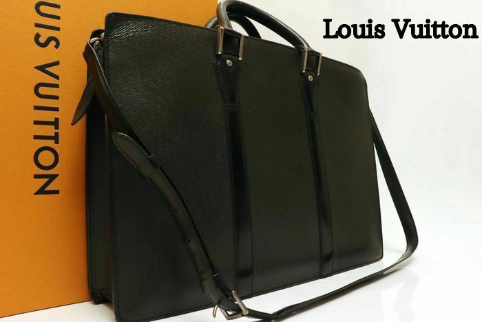 美品】ルイヴィトン Louis Vuitton タイガ ポルトドキュマン ロザン