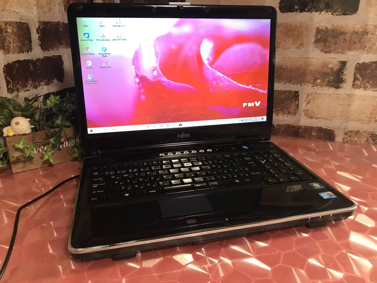 富士通 FMV-BIBLO ☆ Windows10 メモリ4GB 新品SSD240GB マルチ 