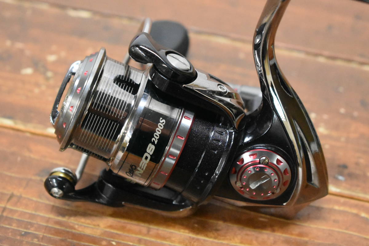 Abu Garcia(アブガルシア) ⁄ REVO NEOS 2000S リール⁄スピニングリール