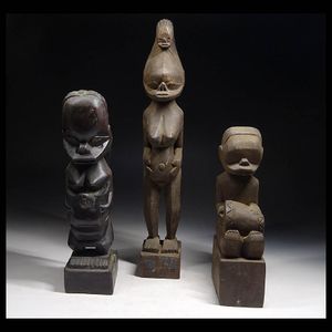 アフリカ 木彫のYahoo!オークション(旧ヤフオク!)の相場・価格を見る