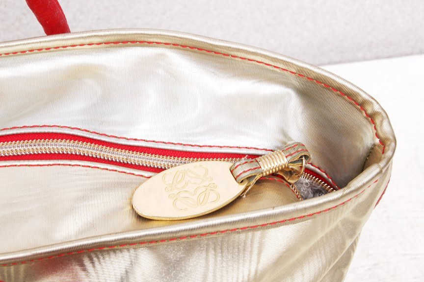 希少⭐︎LOEWE カーフレザー 本革 ゴールド金具 キー付き ショルダー 