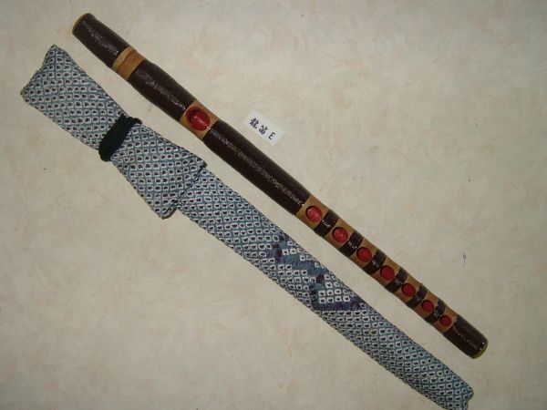雅楽 龍笛 在銘 菊紋 漆塗蒔絵筒 | 骨董品買取・和楽器