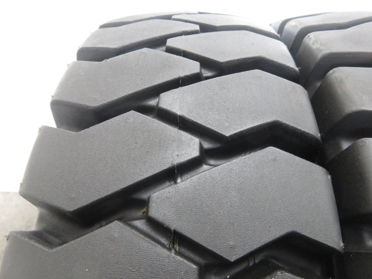 引取り大歓迎！ バリ山，深溝！ フォークリフト用タイヤ　7.00-12　12PR　9.5分山　2本セット　ブリヂストン　BRIDGESTOnE　J-LUG　　A2-6