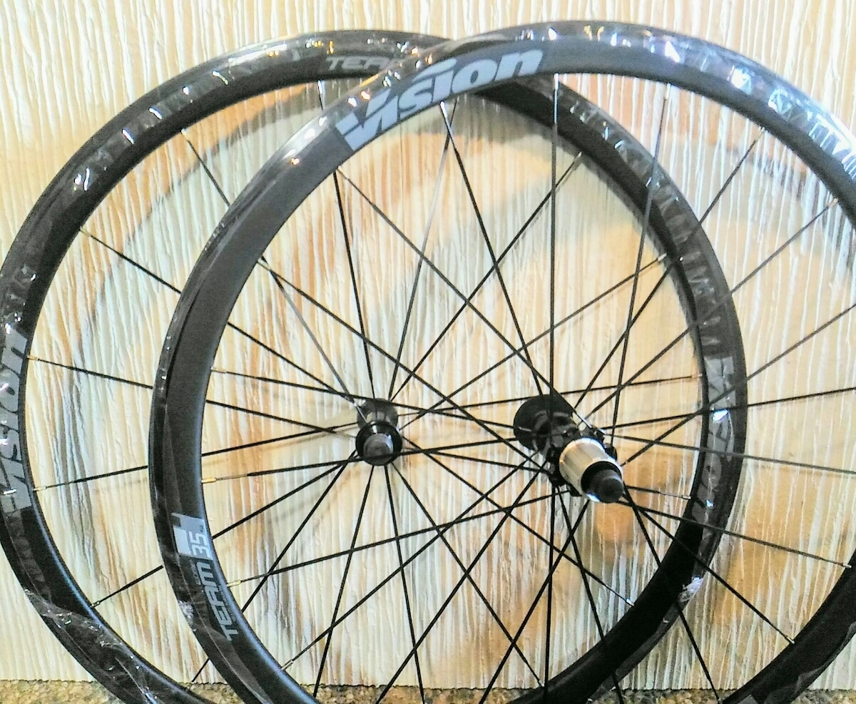 最安値，新品 Vision ビジョン Team 35 Comp SL シマノ 11S 35mmセミディープ シロッコ クアトロ(27インチ、700C)｜売買されたオークション情報、yahooの商品情報をアーカイブ公開 - オークファン ホイール（完組、手組）