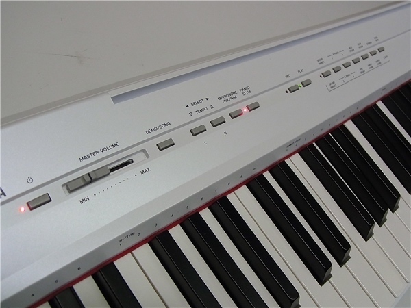 作動美品 YAMAHA P-105 2014年製 88鍵盤 フットペダルなど 付属品付き