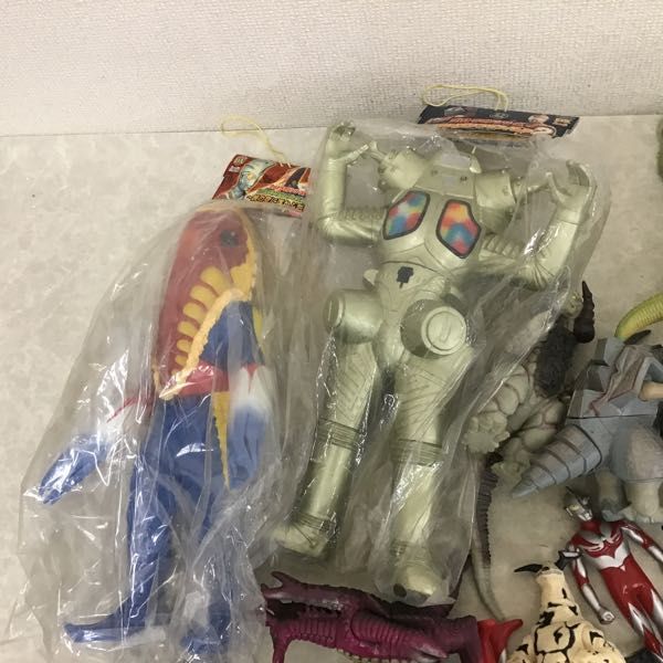 1円～ 訳あり ウルトラマン等 レッドキング、バルタン星人、キング
