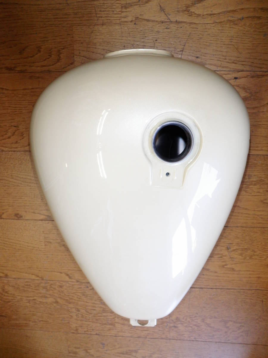 ビラーゴ　 ヴィラーゴ　フュエールタンク　ガソリンタンク　艶有り　小エクボ数ヶ所有り（スプレンディッドベージュ）　希少 ビラーゴ250 ヤマハ XV250 96年式 Deepaヤマハ 中古バイクパーツ販売専門店アイラブモータービラーゴ250&frasl;