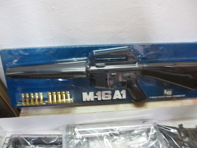 未開封 未組立 エルエス 1/1 COLT M-16 A1 アサルト ライフル コルト