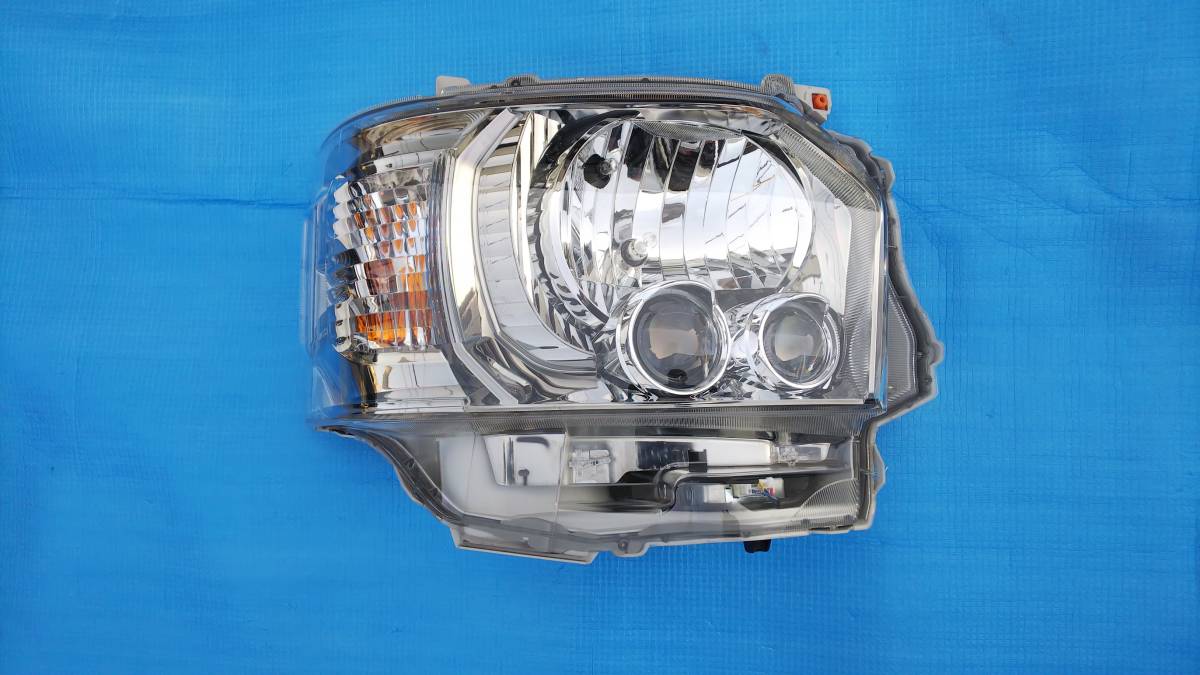 ハイエース 公式通販 200系 純正 LEDヘッドライト トヨタ 美品 