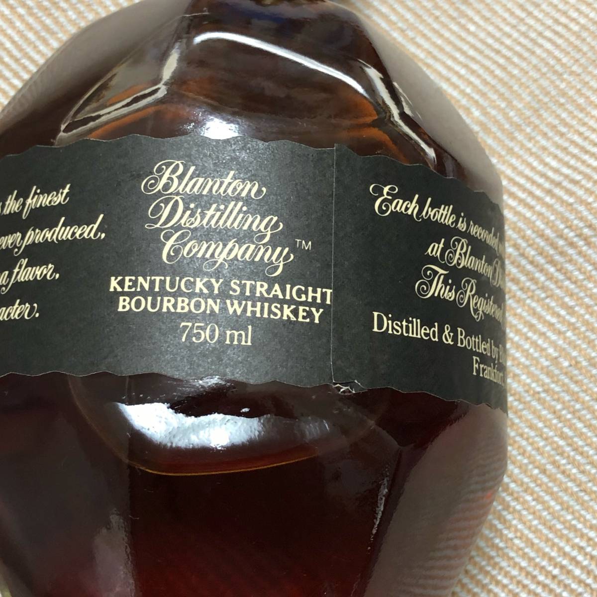 ブラントン ブラック 古酒 箱無し 1本750ｍL 宝酒造 バーボン ウイスキー モルト Blanton ブラントン 750ml ブラック 正規品6本ブラントン ブラントン黒シングルバレル750ml 1箱6本入り