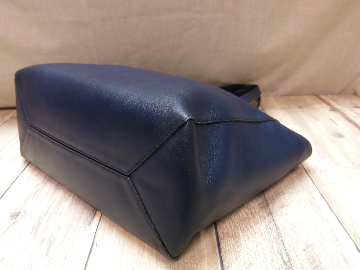 ○美品○LOEWE ロエベ○イーストウエスト ショッパー○レザー 本革 