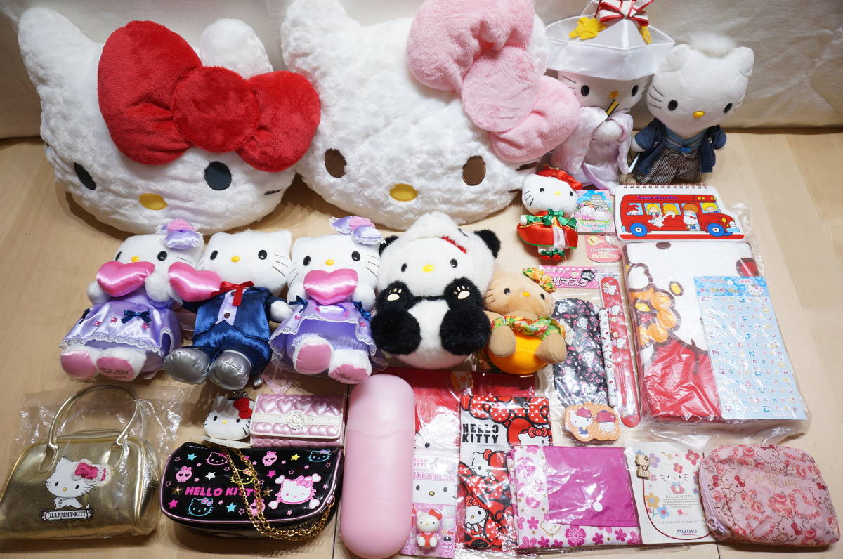 S303n 大量29点セット Hello Kitty キティちゃんグッズ まとめ売り サンリオ ぬいぐるみ 雑貨 ポーチ レジャーシート 他 福袋 ハローキティ 売買されたオークション情報 Yahooの商品情報をアーカイブ公開 オークファン Aucfan Com