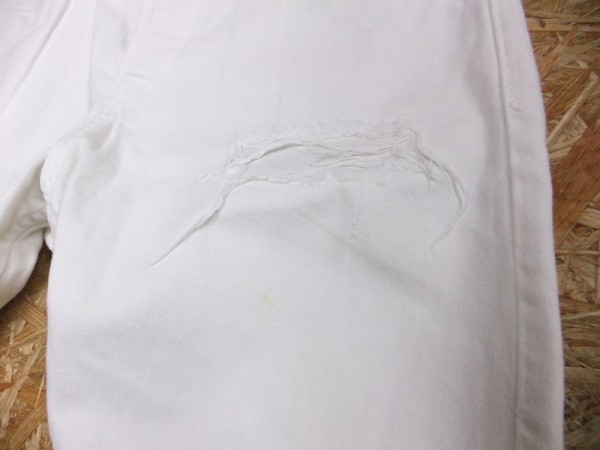 Denim H M エイチアンドエム メンズ ダメージ加工 クラッシュ ホワイトパンツ 白 サイズ33 ファストファッション ボトムス 売買されたオークション情報 Yahooの商品情報をアーカイブ公開 オークファン Aucfan Com