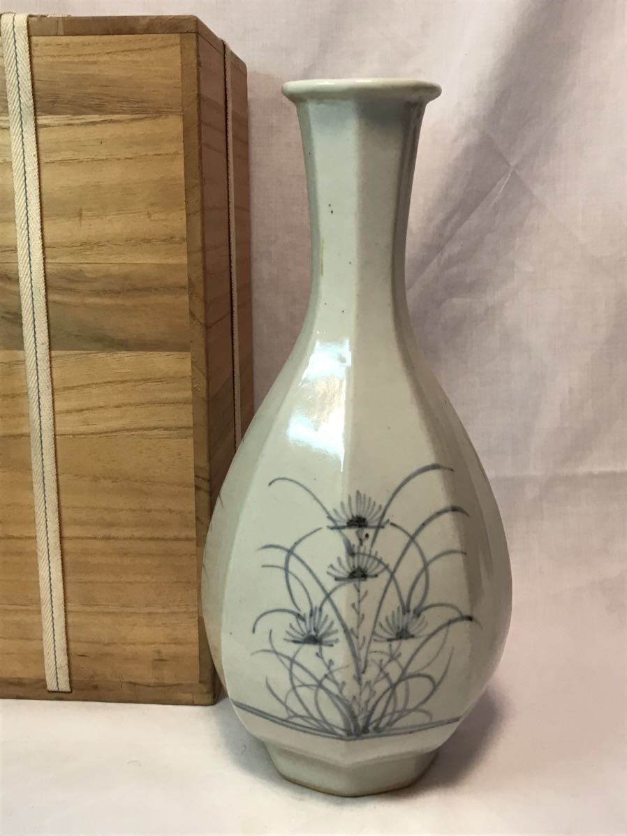 李朝 分院染付 秋草八角徳利 李朝 分院染付 秋草八角徳利