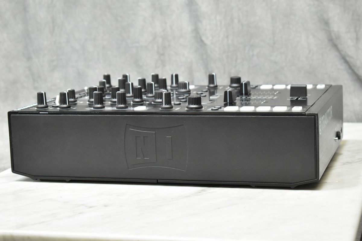 TRAKTOR KONTROL Z2 HW DJコントローラー【現状渡し品】　