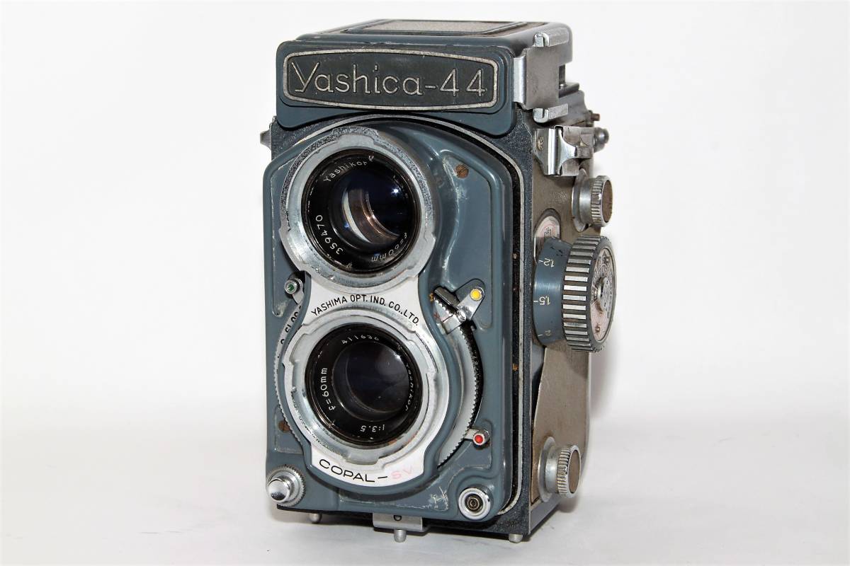 二眼レフ】Yashica-44 Yashikor 60mm F3.5 ヤシカ ヤシカ 二眼レフ