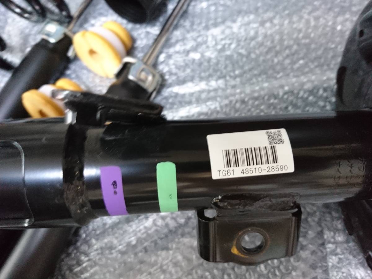 ヴォクシー ノア エスクァイア 80系（ZRR80） 純正 サス ショック