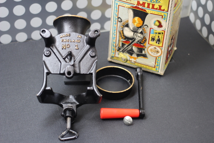 SPONG★手動式コーヒーミル：鋳鉄製　英国製　ヴィンテージ★★中古!!　送料￥0!!