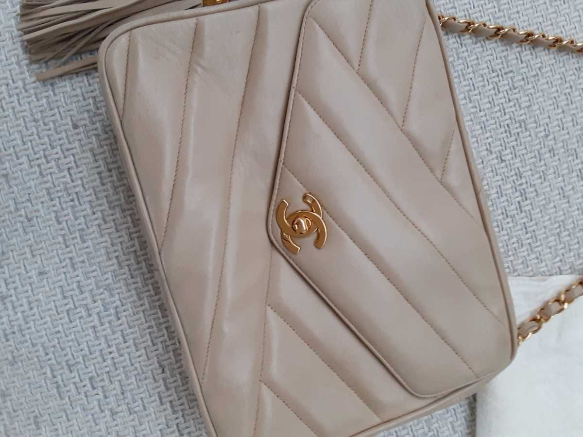 チェーンショルダーバッグ タッセル CHANEL タッセル付き シャネル(CHANEL)シャネル シャネル シェブロン マトラッセ ショルダーバッグ ココマーク キャビア Vステッチ - チェーン CHANEL(シャネル) CC
