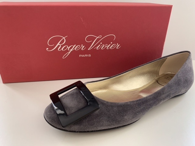 ROGER Roger ロジェ VIVIER（ブルー・ネイビー⁄青色系）のフリマ