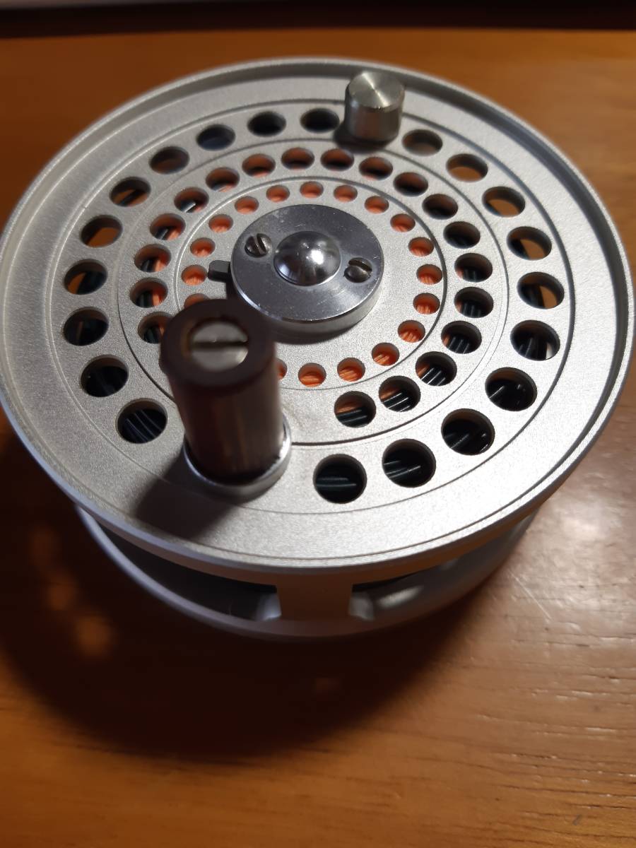  UFMウエダ フライリール カンタータ2250(その他)｜売買されたオークション情報、yahooの商品情報をアーカイブ公開 - オークファン その他