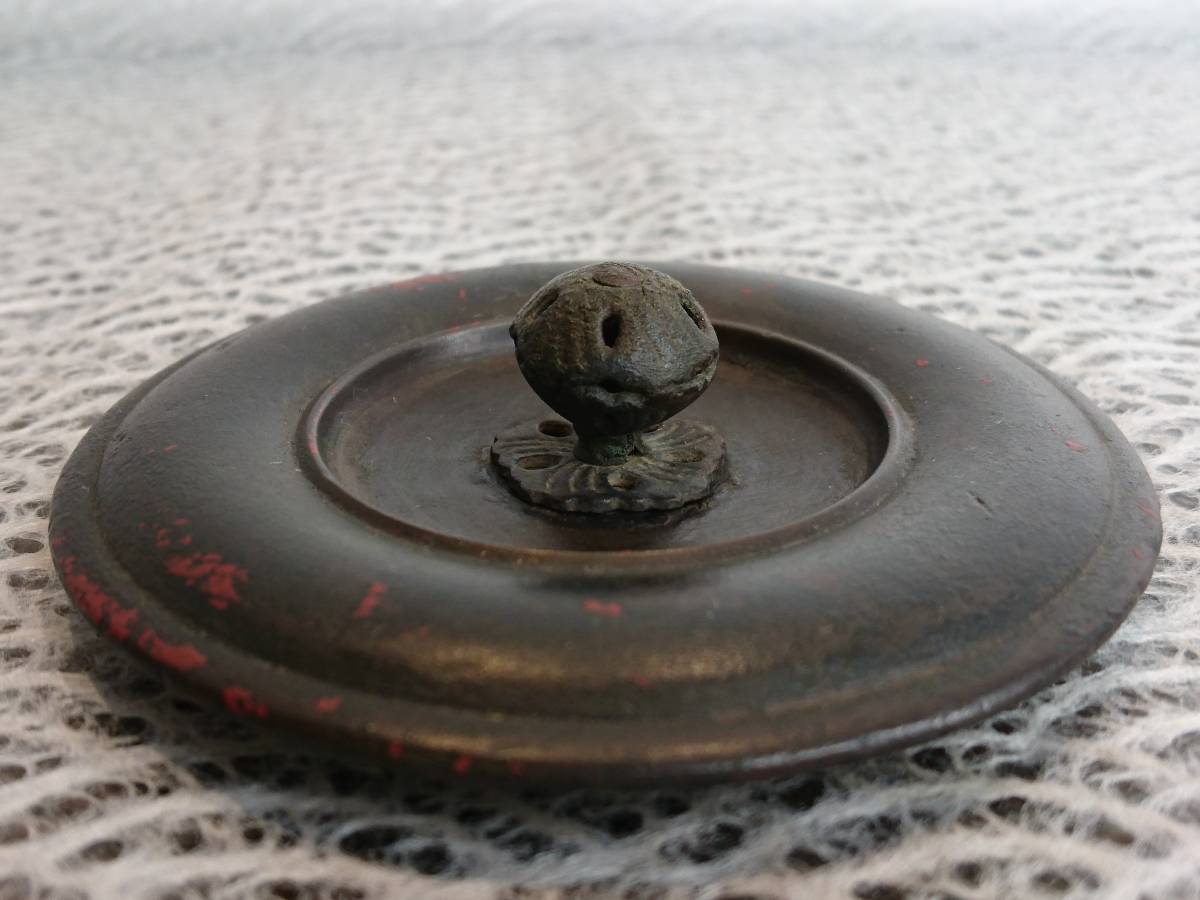 A01-0713 鉄瓶 唐銅蓋 龍文堂 銘 花唐草紋 愛文堂？ 銅